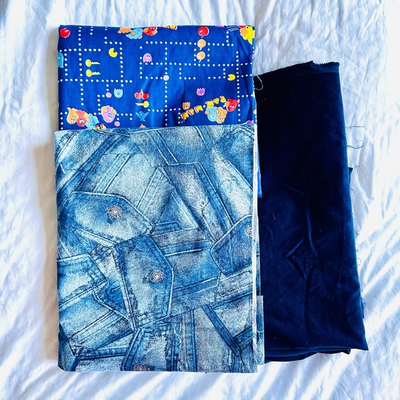 BUNDLE OF THREE RETRO CLOTHING FABRICS - Picture 1 of 4